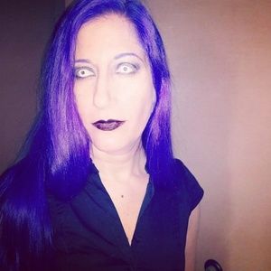 Meet your Posher, Andrea